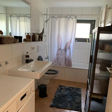 Appartement Ruhig, Sonnig Und Etwas Speziell